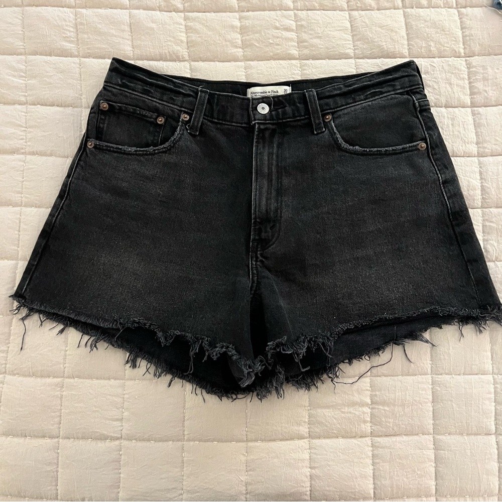 Abercrombie 90’s Relaxed Cutoff Short